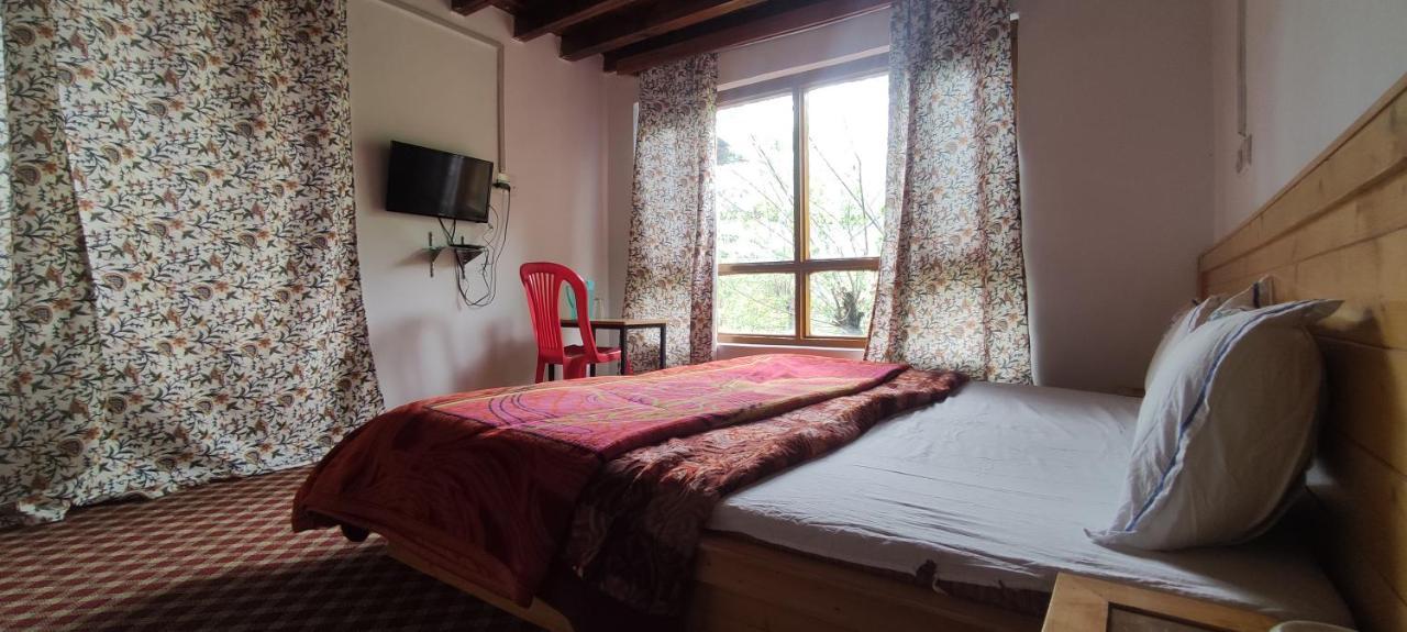 Jahangir Cottage Pahalgām Esterno foto