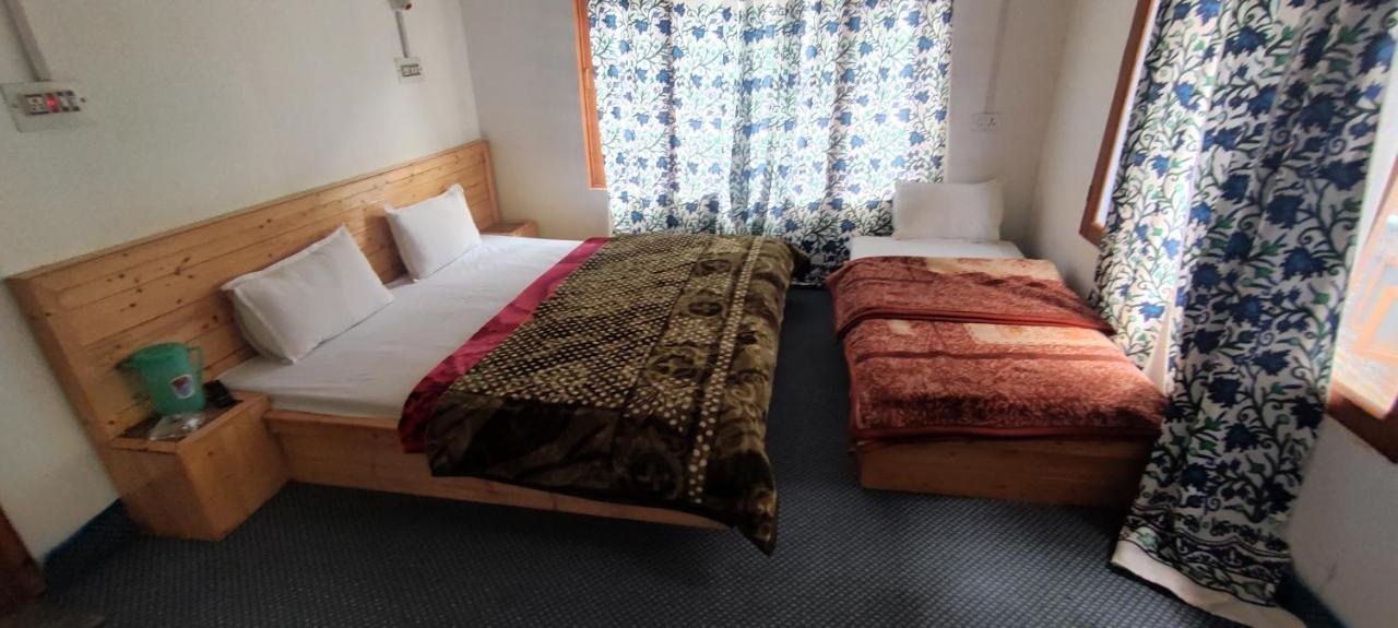 Jahangir Cottage Pahalgām Esterno foto